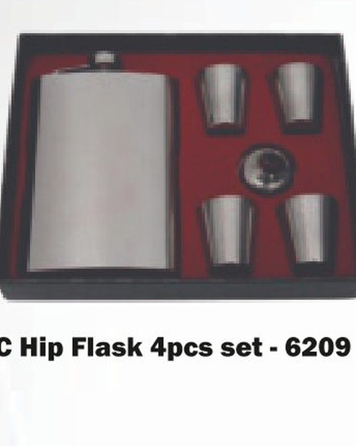 Bar and hip flask sets for festive corporate gifting